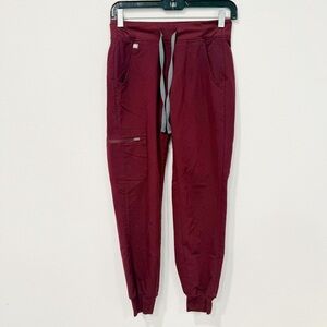 Figs Zamora Jogger Scrub Pants in Burgundy XXS/P